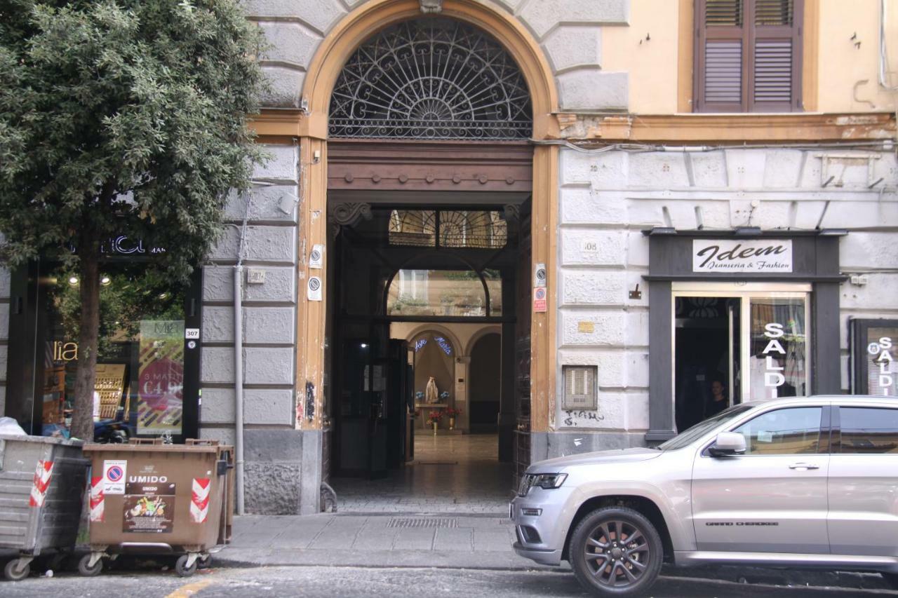 B&B Le Porte Di Napoli Eksteriør billede
