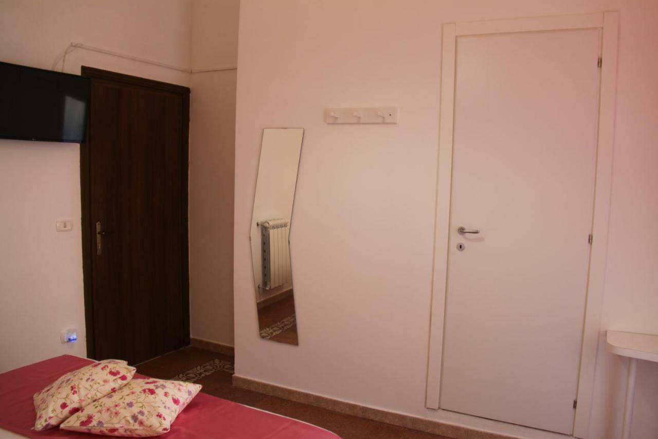 B&B Le Porte Di Napoli Eksteriør billede