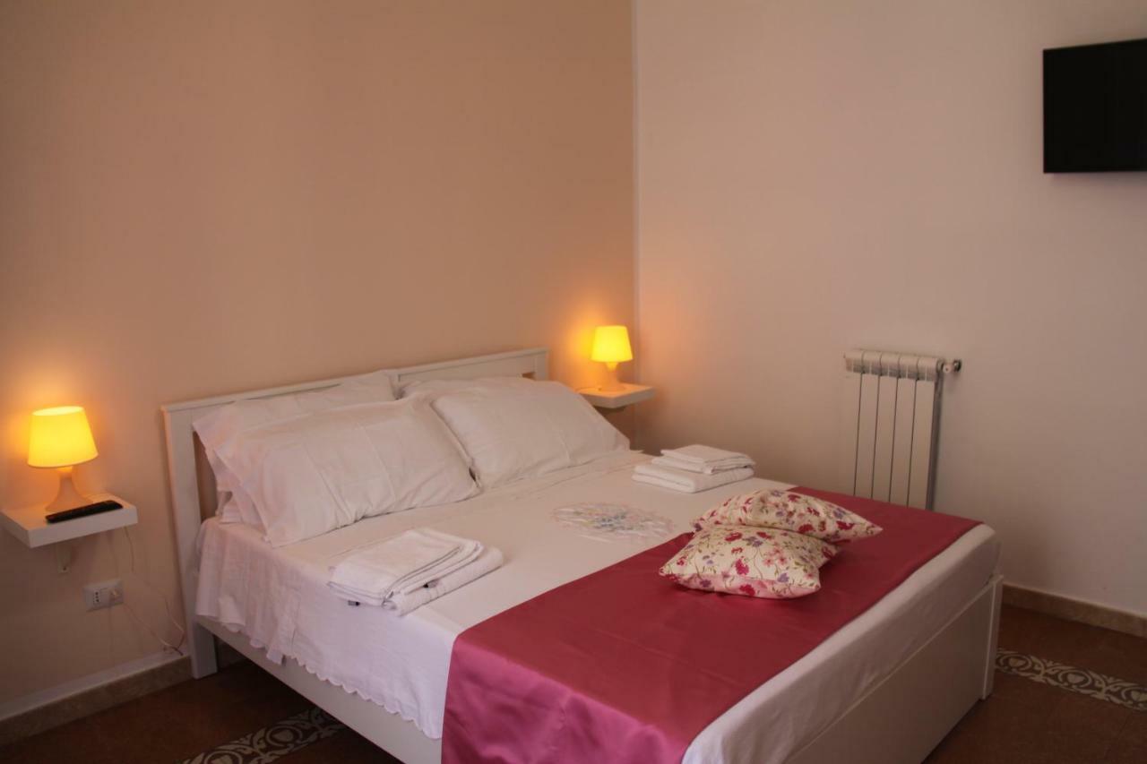 B&B Le Porte Di Napoli Eksteriør billede