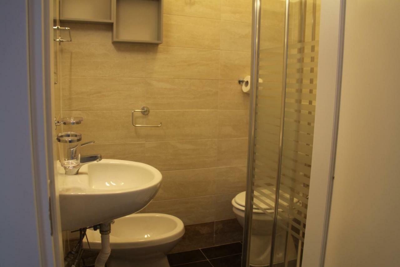 B&B Le Porte Di Napoli Eksteriør billede